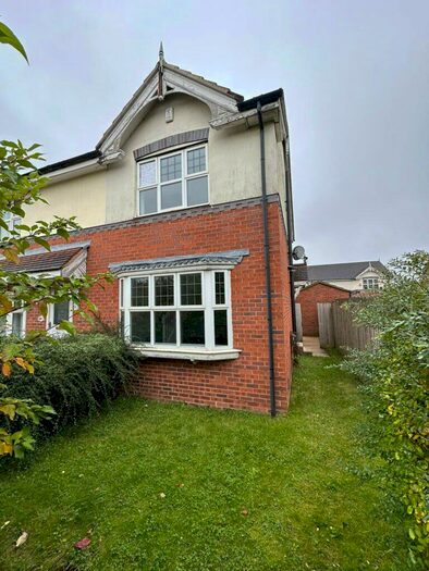 3 Bedroom Semi-Detached House To Rent In Ascot Gardens, Middleton, Leeds, LS10