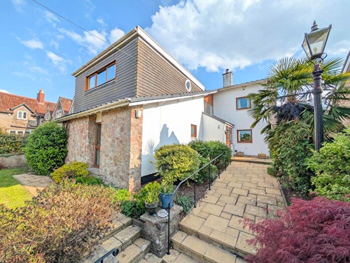 4 Bedroom Detached House For Sale In Lower Court Road, Almondsbury, Bristol, BS32