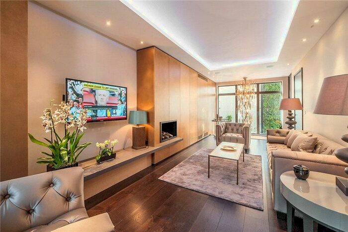 5 Bedroom Terraced House To Rent In Limerston Street, Chelsea, London, SW10