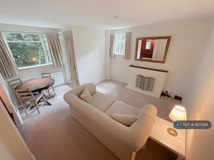 2 Bedroom Flat To Rent In Nightingale Lane, Clapham, SW12