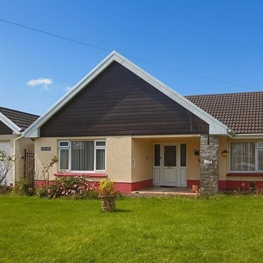 3 Bedroom Bungalow For Sale In Broadmoor, Kilgetty, Pembrokeshire, SA68