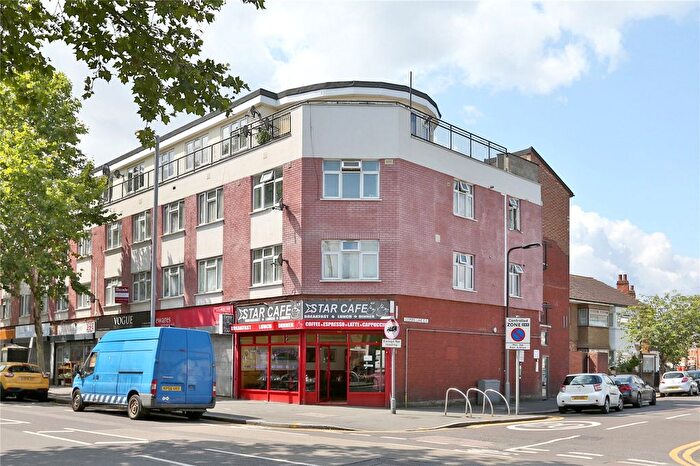 2 Bedroom Flat To Rent In High Road, Leyton, London, E10