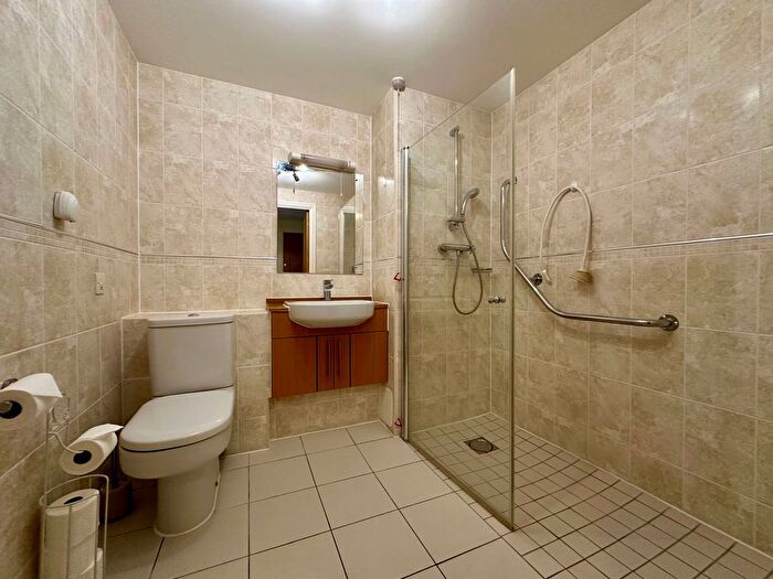 1 Bedroom Flat For Sale In East Street, Newton Abbot, TQ12