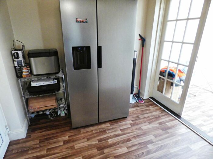2 Bedroom Semi-Detached House For Sale In Medlar Close, Hedge End, Southampton, SO30