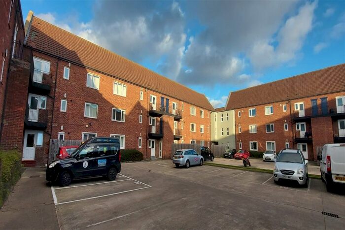 2 Bedroom Flat To Rent In Kirkley Lodge, Gosforth, Newcastle Upon Tyne, NE3