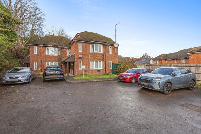 2 Bedroom Maisonette For Sale In Totteridge Road, High Wycombe, HP13
