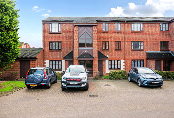 1 Bedroom Apartment For Sale In Spring Grove, Mitcham, CR4