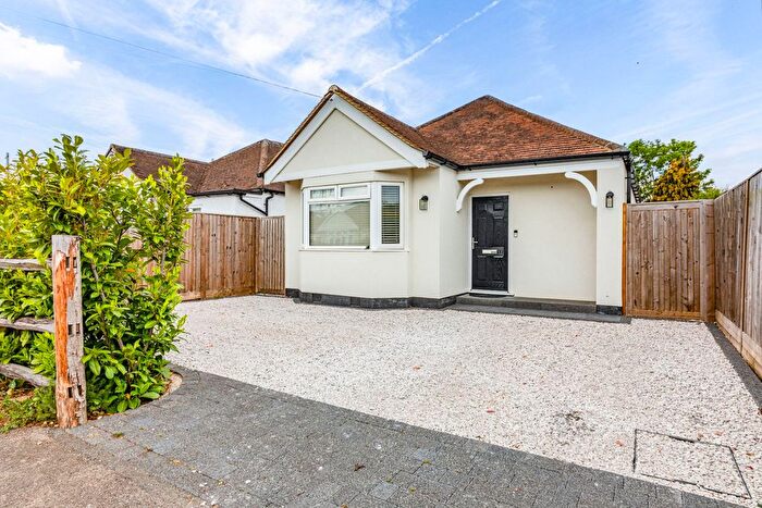 3 Bedroom Bungalow For Sale In New Haw, Surrey, KT15