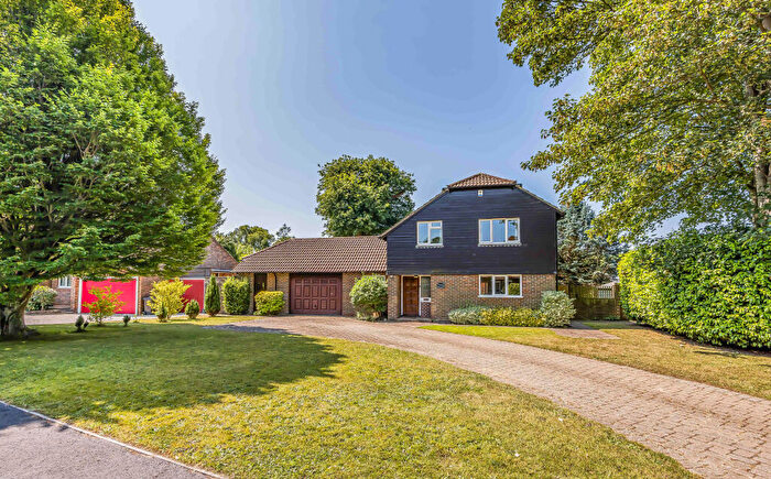 4 Bedroom Detached House For Sale In Old Rectory Drive, Eastergate, Chichester, PO20