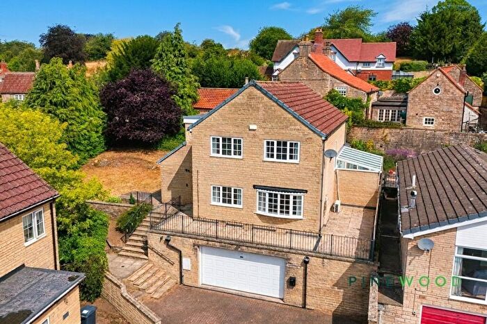 4 Bedroom Detached House For Sale In The Greenway, Whitwell, S80