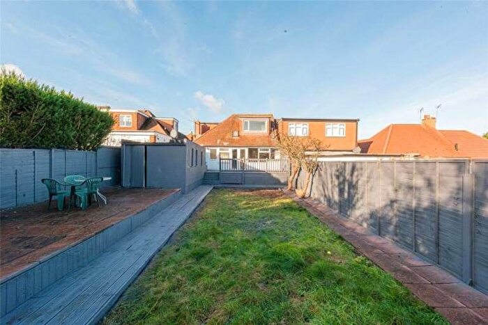 4 Bedroom Semi-Detached House To Rent In Milton Avenue, Barnet, EN5