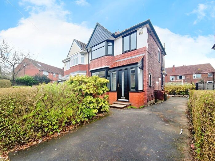 3 Bedroom Semi-Detached House To Rent In Lynton Drive, Prestwich, M25