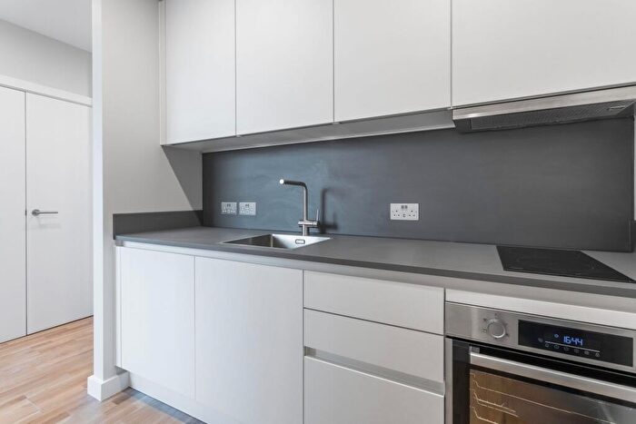 Flat To Rent In Premier House, Canning Road, HA3