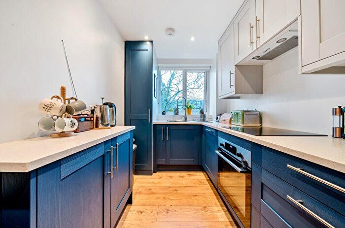 2 Bedroom Flat For Sale In Main Road, Sidcup, DA14