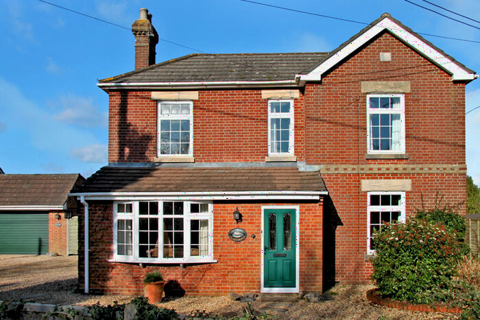 4 Bedroom Detached House For Sale In Shirrell Heath, Hampshire, SO32