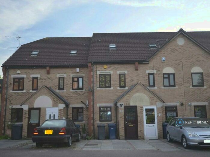 3 Bedroom Terraced House To Rent In Swan Drive, London, NW9