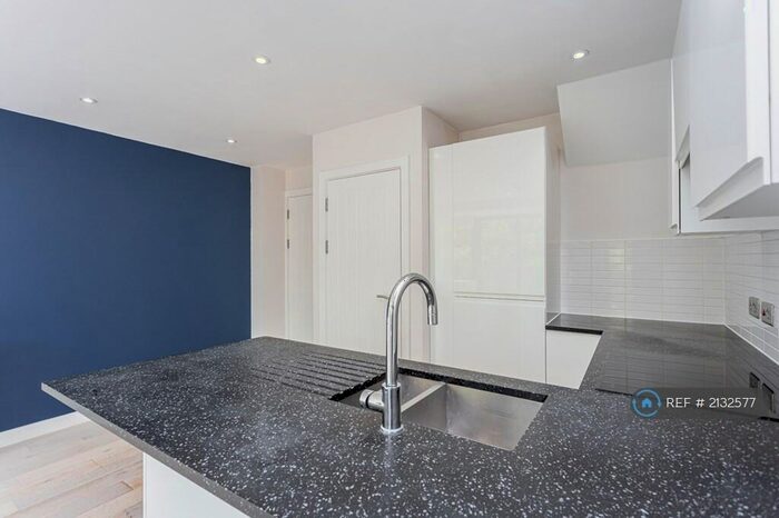 1 Bedroom Flat To Rent In North Street, Horsham, RH13