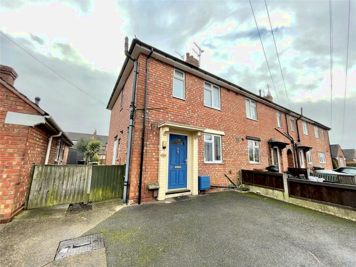 2 Bedroom End Of Terrace House To Rent In College Close, Lincoln, Lincolnshire, LN1
