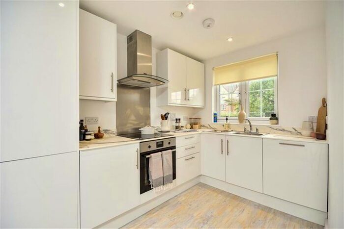 3 Bedroom Detached House To Rent In East Hall Close, Sittingbourne, ME10