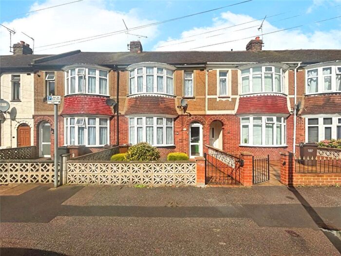 3 Bedroom Terraced House To Rent In Beaconsfield Avenue, Gillingham, Kent, ME7