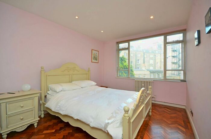 1 Bedroom Flat To Rent In Park Crescent, Marylebone, London, W1B