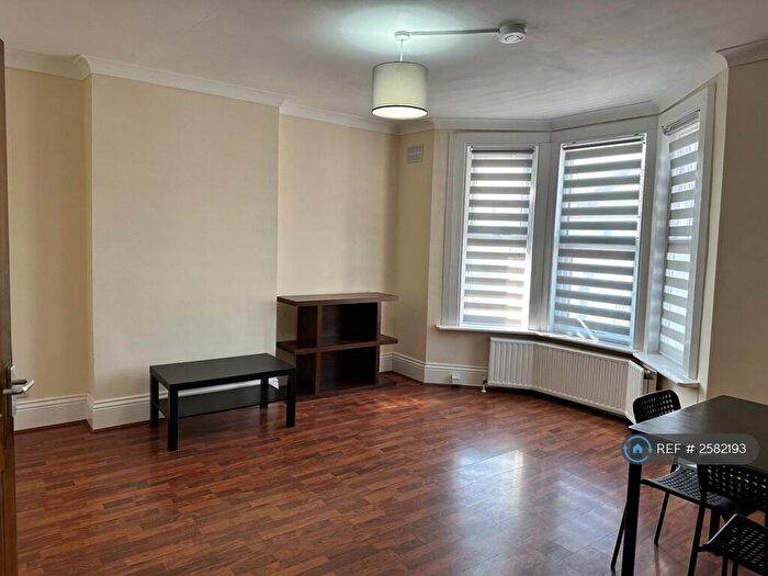 2 Bedroom Flat To Rent In Bushey Road, London, E13