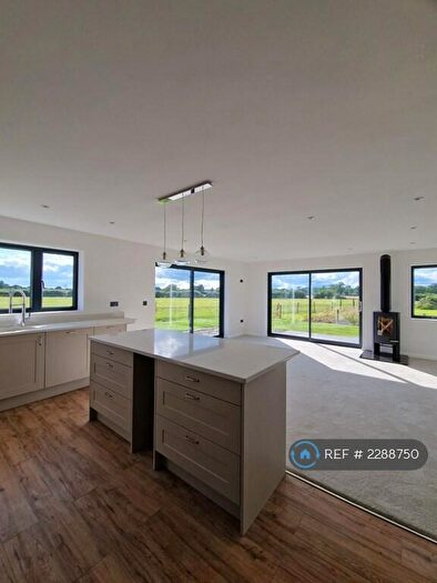 4 Bedroom Bungalow To Rent In The Hides, Alcester, B49