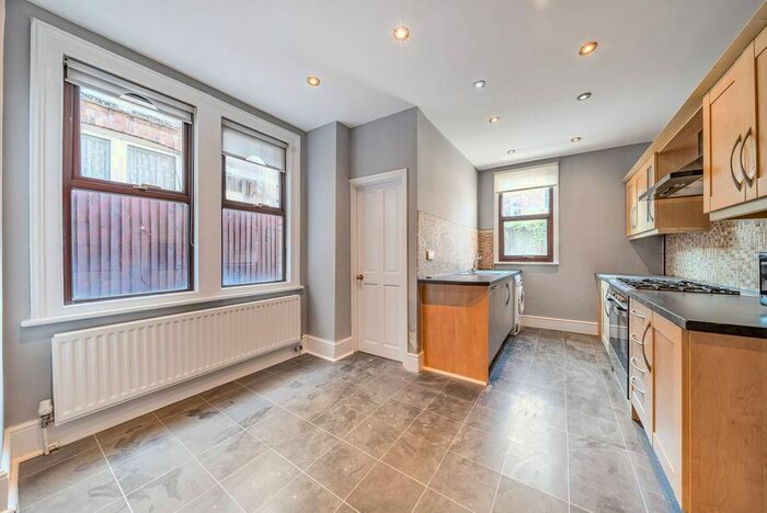 4 Bedroom Property To Rent In Barcombe Avenue, Streatham Hill, London, SW2