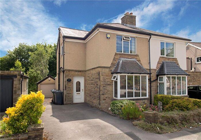3 Bedroom Semi-Detached House For Sale In Kingsway, Riddlesden, Keighley, West Yorkshire, BD20