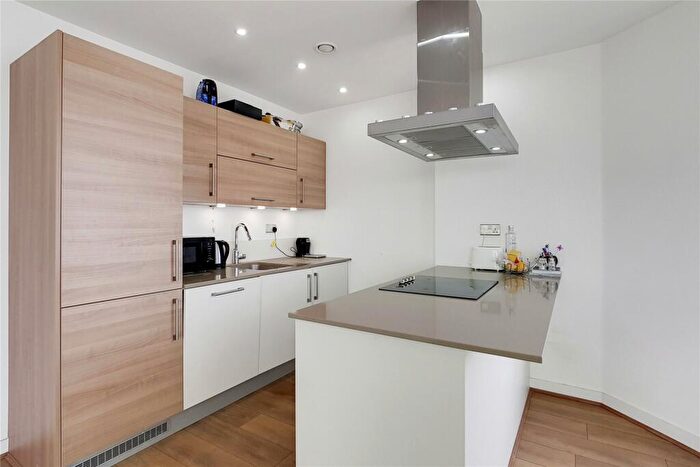 2 Bedroom Apartment To Rent In Yeoman Court London, E14