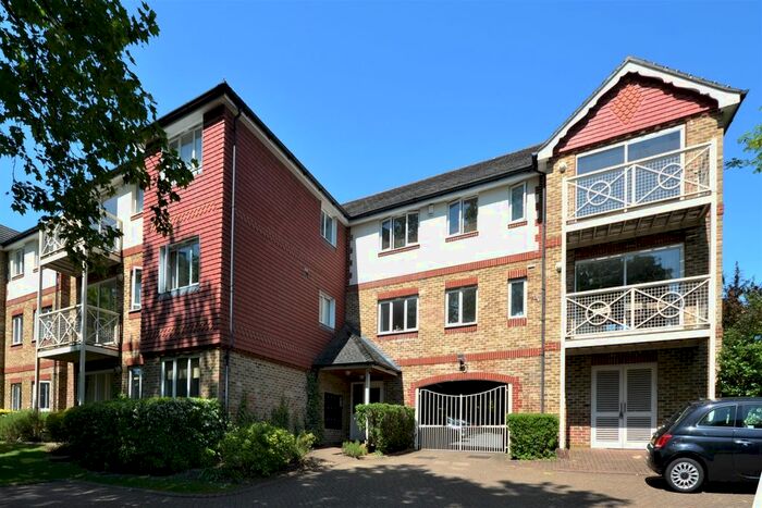 3 Bedroom Flat To Rent In Westmoreland Road, Bromley, BR2