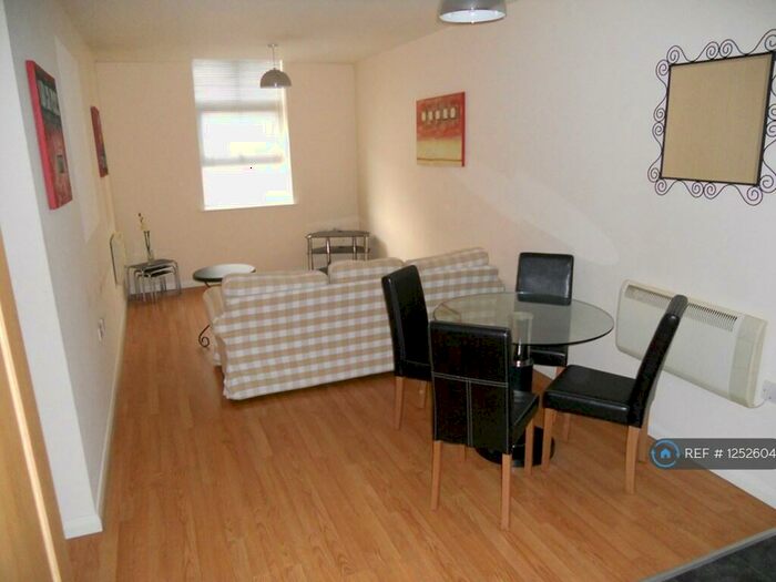 2 Bedroom Flat To Rent In Peel Mills, Morley, Leeds, LS27