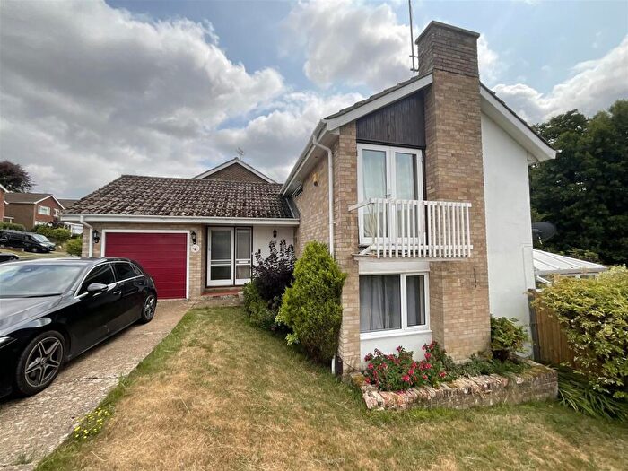 3 Bedroom Detached House For Sale In Fulmar Drive, East Grinstead, West Sussex, RH19