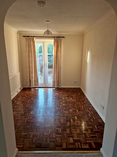 3 Bedroom House To Rent In Kendall Crescent, Oxford, OX2