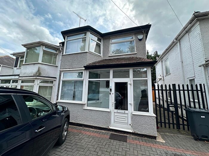 3 Bedroom Semi-Detached House For Sale In Farnhurst Road, Birmingham, B36