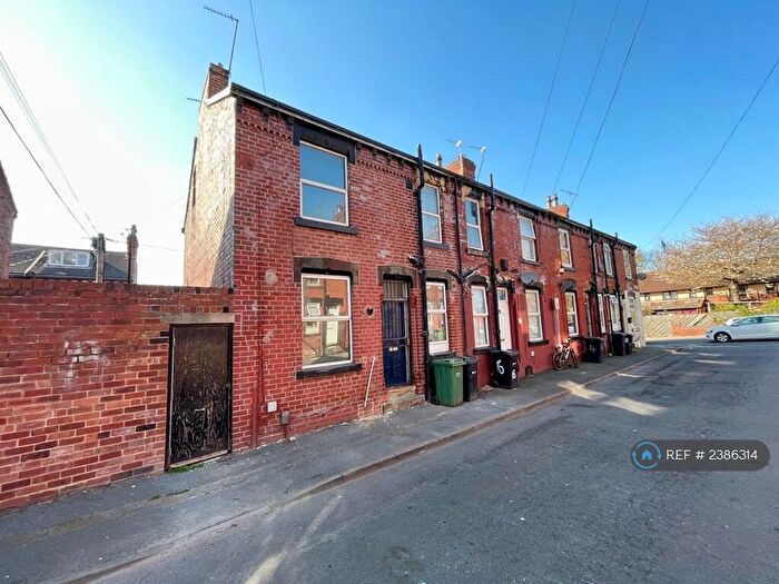 1 Bedroom End Of Terrace House To Rent In Edgware Mount, West Yorkshire, LS8