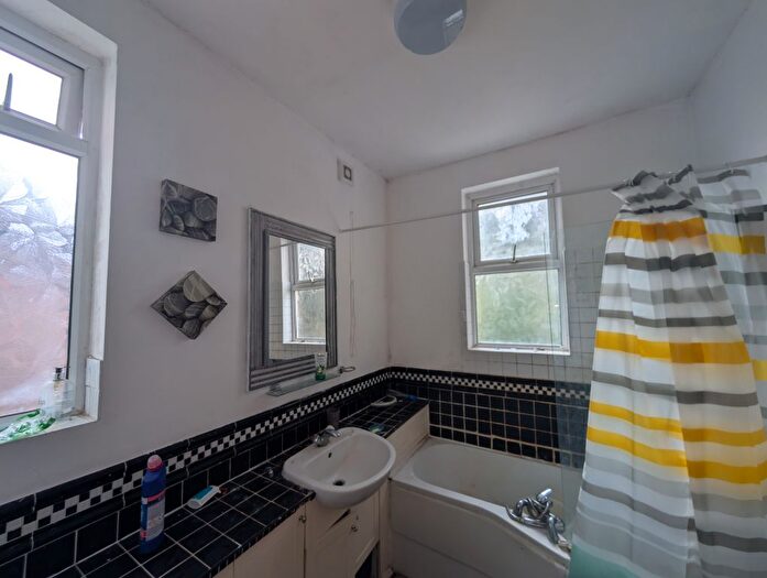 1 Bedroom Property To Rent In Kedleston Avenue, Manchester, M14