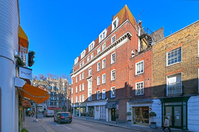 1 Bedroom Flat For Sale In Beauchamp Place, Knightsbridge, London, SW3
