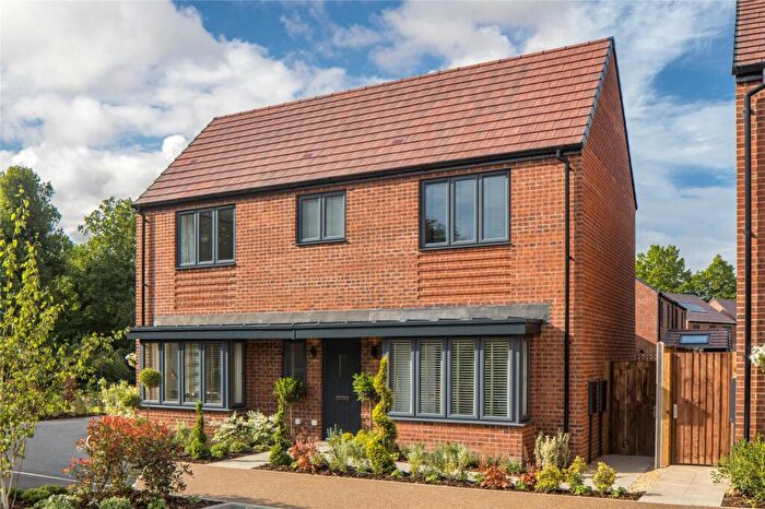 4 Bedroom Detached House For Sale In Egley Road, Woking, Surrey, GU22