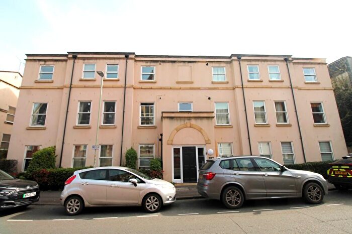 2 Bedroom Flat For Sale In Dunalley Street, Cheltenham, GL50