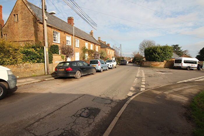2 Bedroom End Terrace House To Rent In Palmer Street, South Petherton, TA13