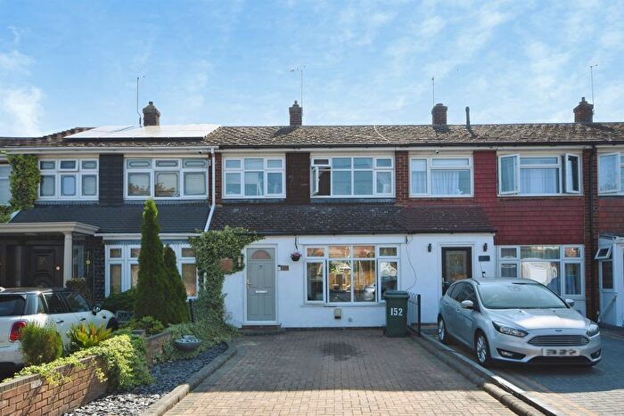 3 Bedroom Terraced House For Sale In Charlotte Gardens, Romford, RM5