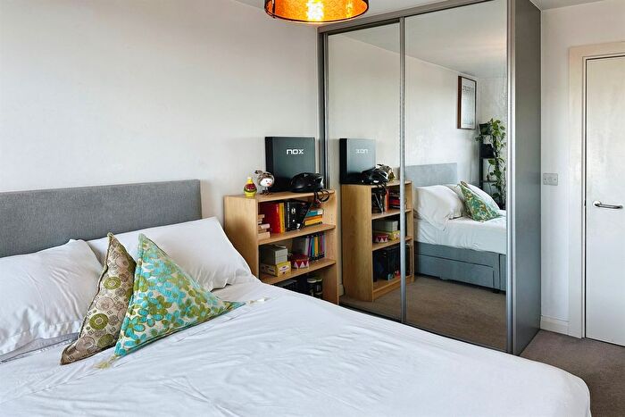 2 Bedroom Flat For Sale In Fortune Green Road, London, NW6