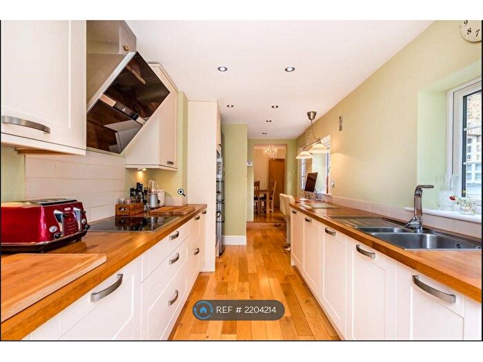 4 Bedroom Semi-Detached House To Rent In Newbury Road, Bromley, BR2