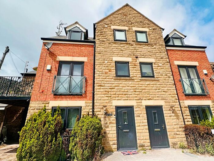 2 Bedroom End Of Terrace House To Rent In Devonshire Mews, Harrogate, HG1