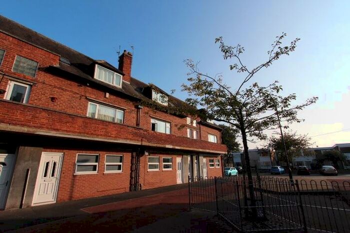 2 Bedroom Flat To Rent In Oaktree Gardens, Whitley Bay., NE25