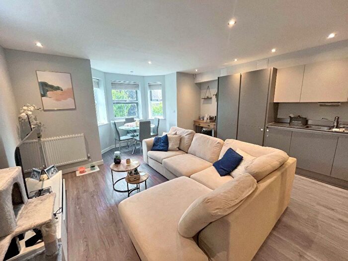1 Bedroom Flat For Sale In Campden Road, South Croydon, CR2