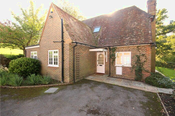 3 Bedroom Bungalow To Rent In Thorncombe Street, Bramley, Guildford, Surrey, GU5