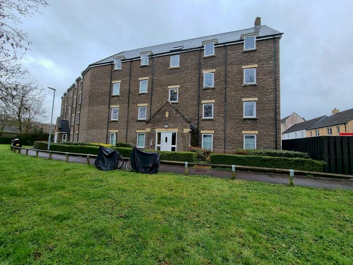 2 Bedroom Flat To Rent In Station Rod, Norton Fitzwarren, Taunton, TA2