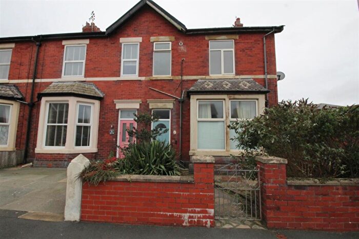 3 Bedroom End Of Terrace House For Sale In Durham Avenue, Lytham St. Annes, FY8